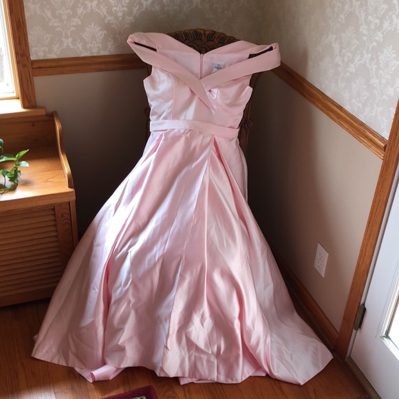 LightintheBox A-Line Mother of the Bride Dress Elegant Off Shoulder - Picture 5 of 8